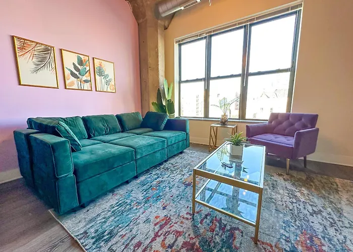 South Loop 2br Retreat With Skyline View And Optional Parking For 8 Guests Near Mccormick Place And Soldier Field Apartment *