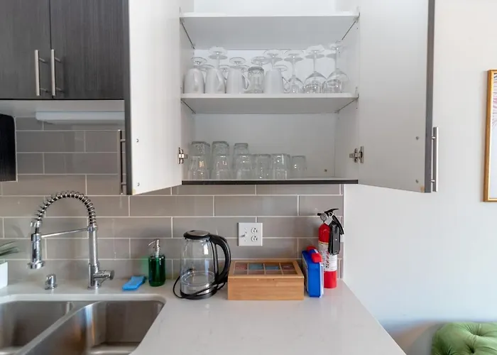 Apartment South Loop 2br Retreat With Skyline View And Optional Parking For 8 Guests Near Mccormick Place And Soldier Field *