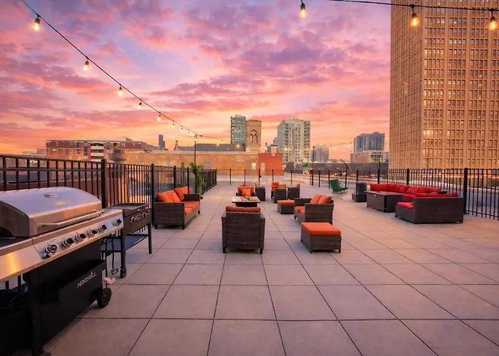 South Loop 2br Retreat With Skyline View And Optional Parking For 8 Guests Near Mccormick Place And Soldier Field * Chicago