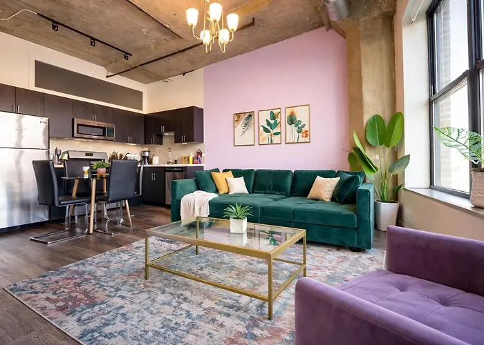 South Loop 2br Retreat With Skyline View And Optional Parking For 8 Guests Near Mccormick Place And Soldier Field Apartment Chicago